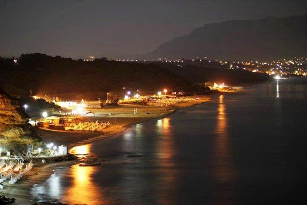 Апартаменти La Stanza Vicino Al Mare , Una Camera Da Letto E Bagno Con Balcone Vista Mare Балестрате Екстер'єр фото